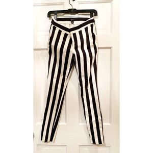 Forever 21 Black & White Striped Trousers Size S